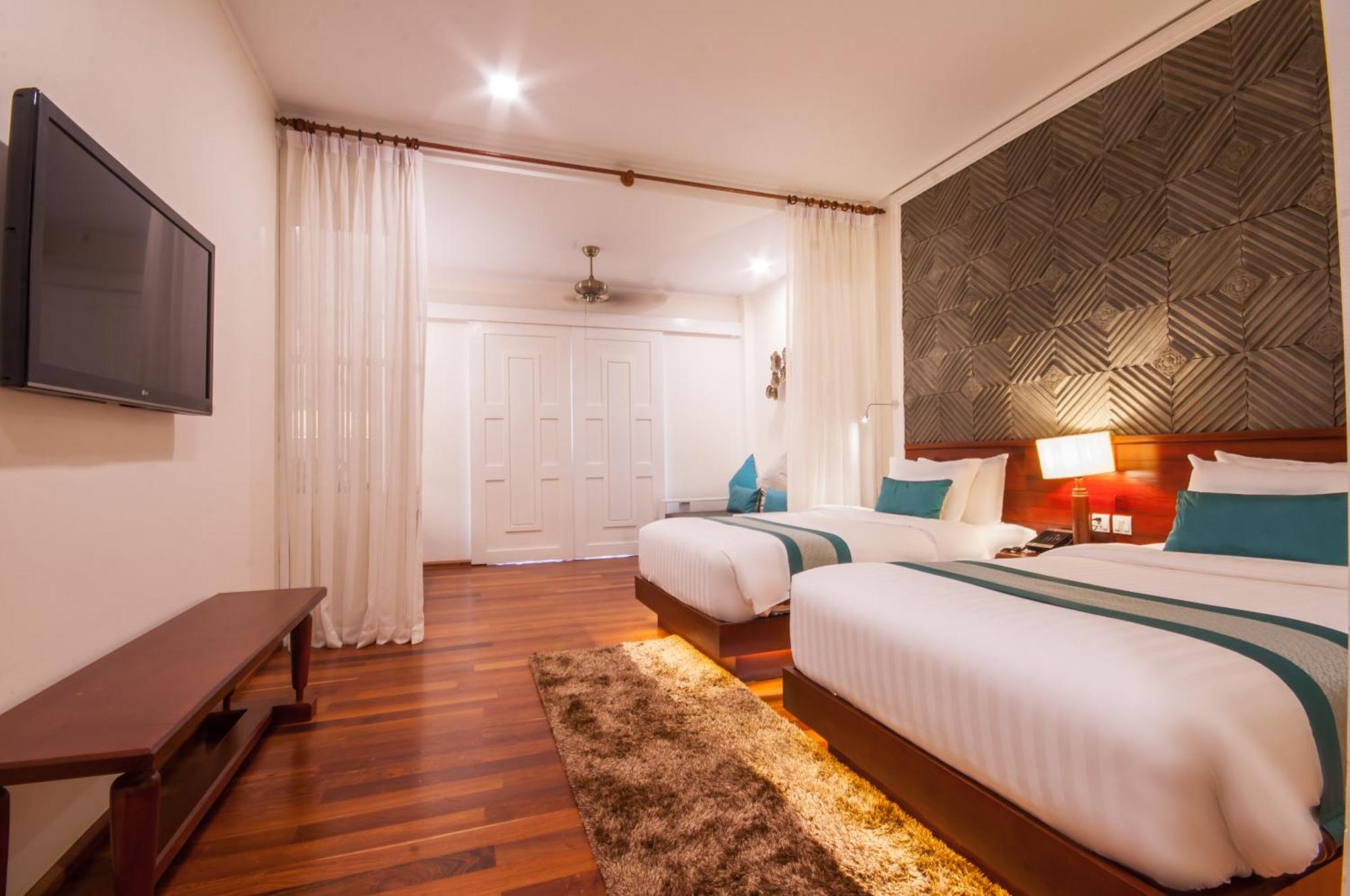 Lotus Blanc Resort 5*