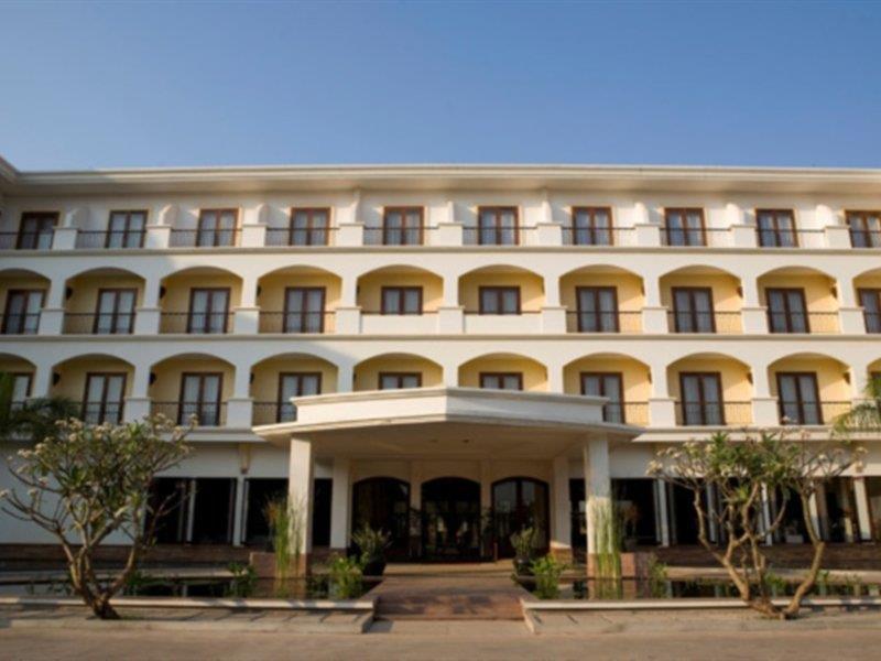 Resort Lotus Blanc